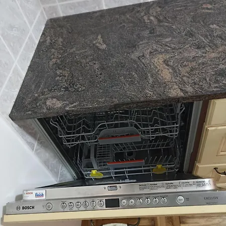 Kуђа на језеру * Sot