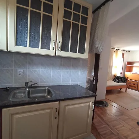 Dom wakacyjny Kуђа на језеру