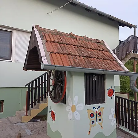 Kуђа на језеру 펜션 *