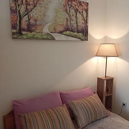 Kуђа на језеру *