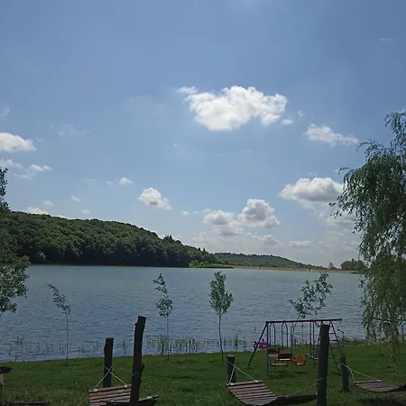 펜션 Kуђа на језеру