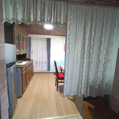 Kуђа на језеру 펜션 *