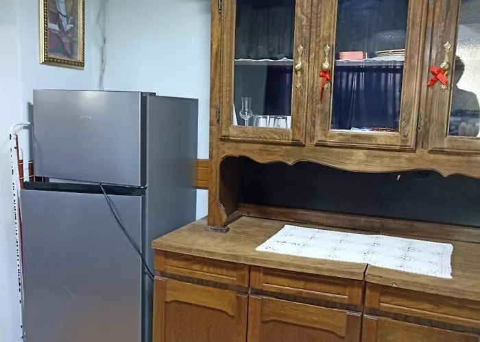 Kуђа на језеру Sot