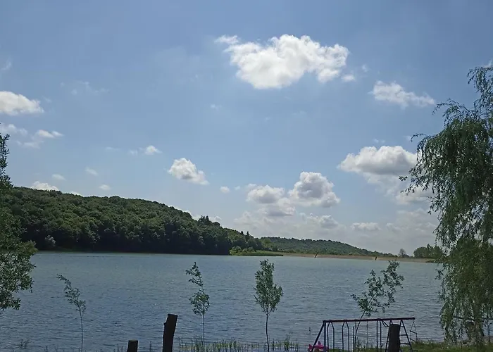 펜션 Kуђа на језеру